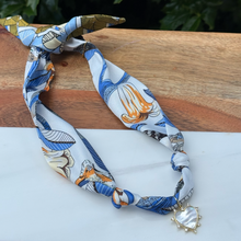 Load image into Gallery viewer, Trending Scarf Necklace with cz White Heart