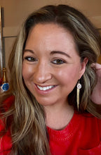 Load image into Gallery viewer, The Chic List 🌹
