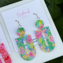 Load image into Gallery viewer, Gorgeous Getaway Dangles 🌹
