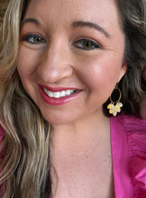 Load image into Gallery viewer, Luau Dangles🌹
