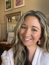 Load image into Gallery viewer, Pretty Petals 🌹
