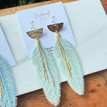 Load image into Gallery viewer, Fancy Feathers🌹-light green
