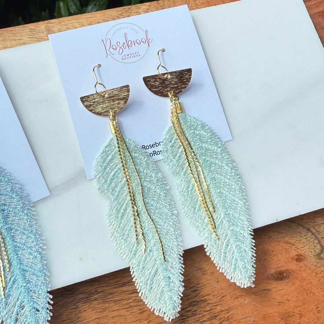 Fancy Feathers🌹-light green