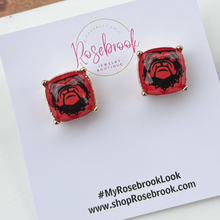 Load image into Gallery viewer, Faceted Bulldog Posts
