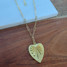 Load image into Gallery viewer, The Trending Heart Necklace 🌹
