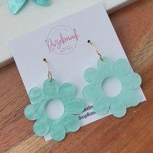 Load image into Gallery viewer, Minty Fresh Florals 🌹
