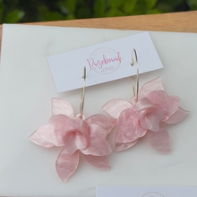 Load image into Gallery viewer, 3D Floral Hoops-lt pink 🌹
