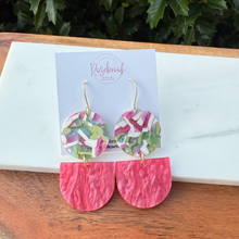 Load image into Gallery viewer, Heavy on compliments, light on the Ears 🌹
